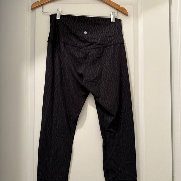 Lululemon 19” leggings size 10 - Picture 1 of 4